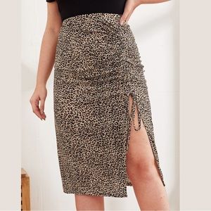 SHEIN Plus Ruched Drawstring Split Thigh Leopard Skirt